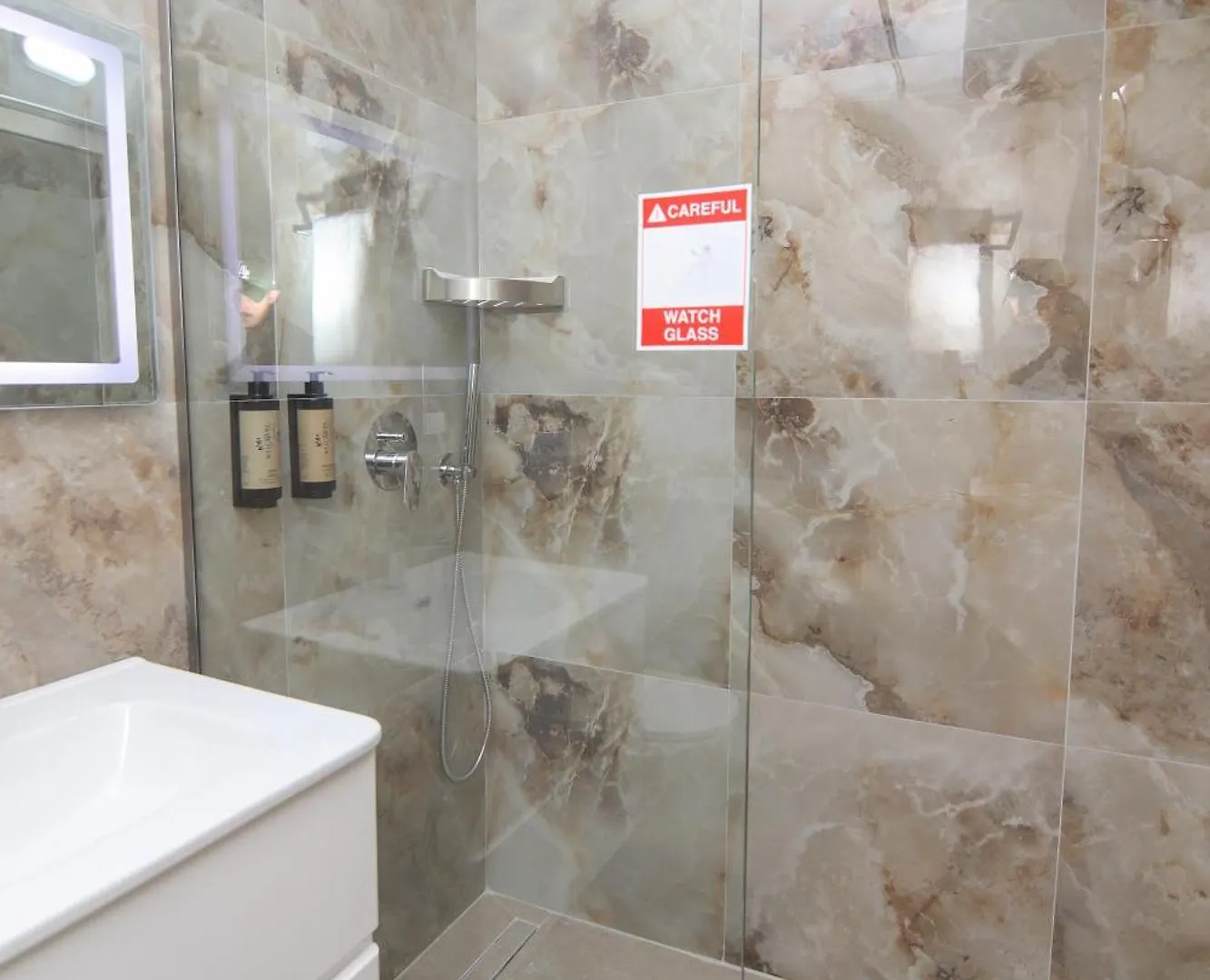 Shisha House Apartments Vlorë 0*,  Αλβανία