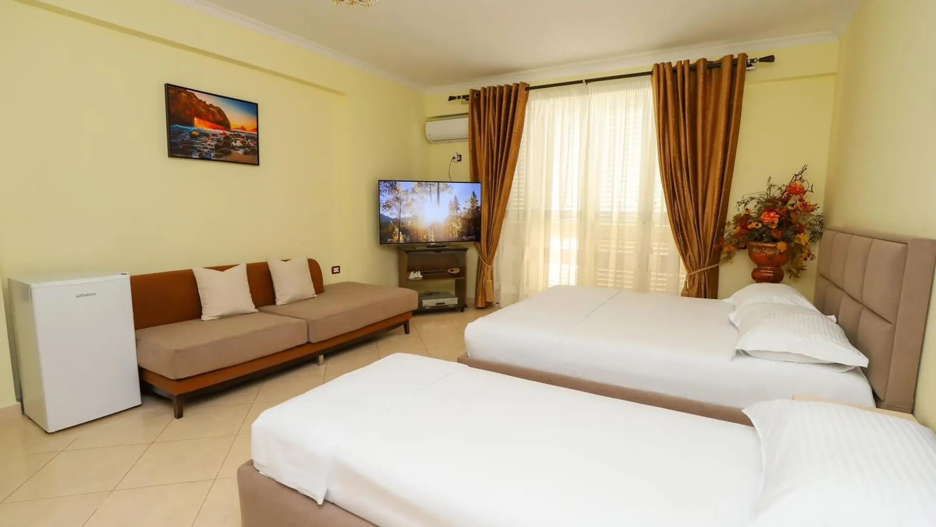Shisha House Apartments Vlorë 0*,  Albánie