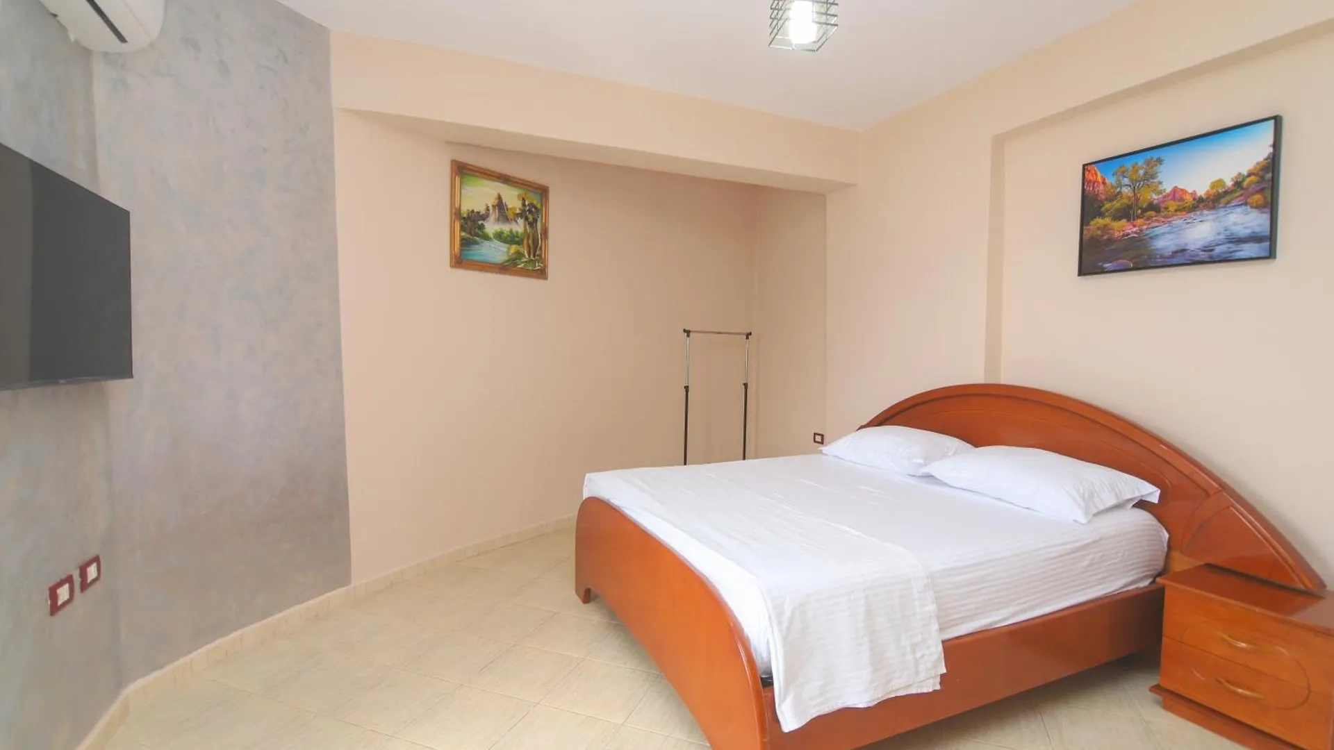 Shisha House Apartments Vlorë 0*,